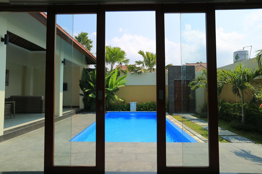 Putri Bali Villa Seminyak Exteriér fotografie